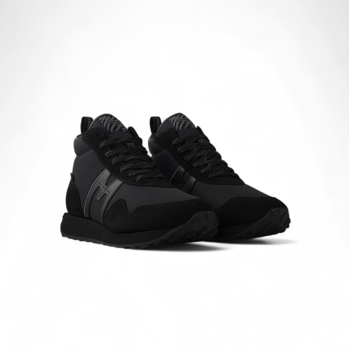 Scarpe Karhu M-Runner - Caviar/Caviar
